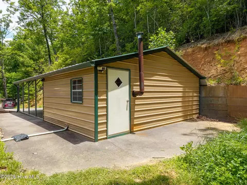 Exterior - 380 Bear Trl, Murphy, NC 28906 photo 12 of 21