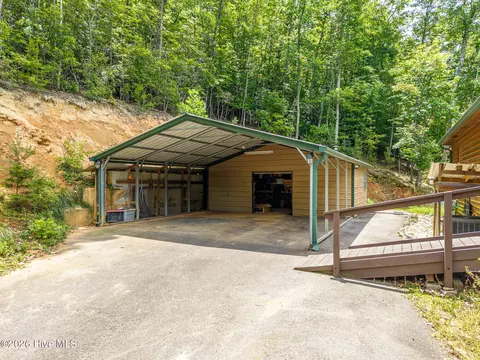 Exterior - 380 Bear Trl, Murphy, NC 28906 photo 4 of 21