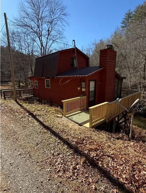 Exterior - 385 Old Whitener Rd, Murphy, NC 28906 photo 4 of 10