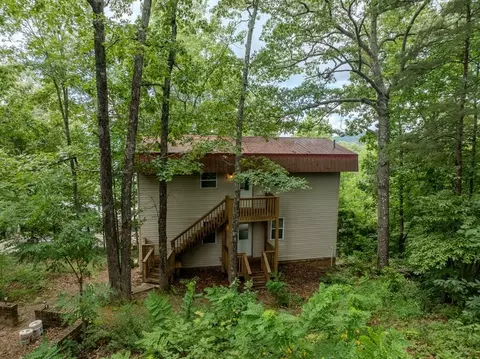 128 Manor Dr, Hayesville, NC 28904