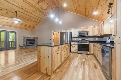 Kitchen - 305 Woodcrest Dr, Murphy, NC 28906 photo 5 of 7