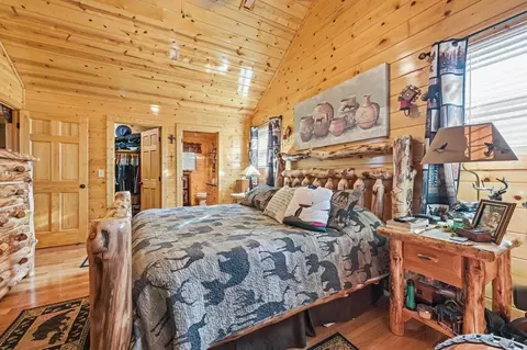 Bedroom - 305 Woodcrest Dr, Murphy, NC 28906 photo 5 of 10