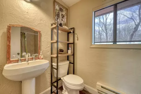Bath - 9 Silver Maple Ln, Murphy, NC 28906 photo 1 of 3