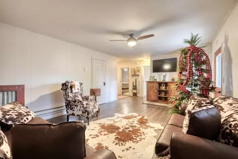 Living - 9 Silver Maple Ln, Murphy, NC 28906 photo 7 of 7