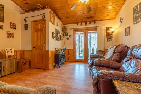 Living - 212 Pendergrass Rd, Marble, NC 28905 photo 3 of 3