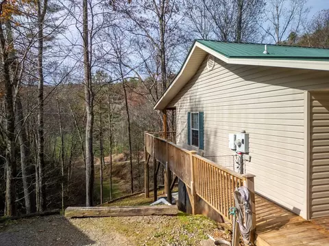 Exterior - 212 Pendergrass Rd, Marble, NC 28905 photo 7 of 11