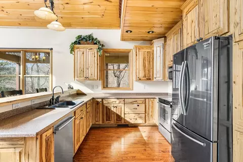 Kitchen - 235 Oak Ridge Ests, Murphy, NC 28906 photo 3 of 3