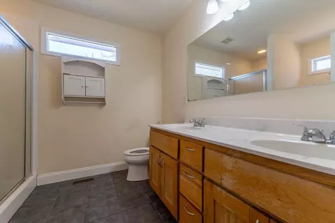 Bath - 71 Mountain Willow Ln, Murphy, NC 28906 photo 1 of 4