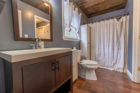 Bath - 311 Twin Cedars Dr, Murphy, NC 28906 photo 3 of 4