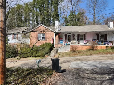 27 Bayless St, Murphy, NC 28906 photo 3