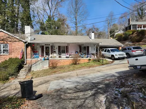 27 Bayless St, Murphy, NC 28906