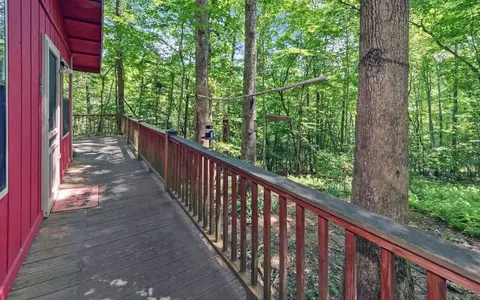 17 Hamlet O Cabins Trl, Murphy, NC 28906 photo 2