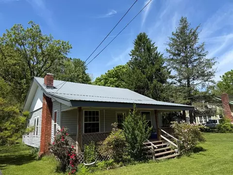 110 Fisher St, Andrews, NC 28901