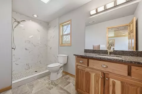 Bath - 55 Heidis Run, Murphy, NC 28906 photo 3 of 4