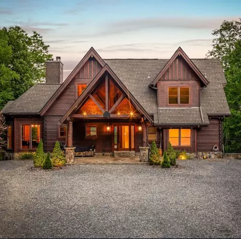 769 Indian Lake Rd, Nantahala, NC 28781