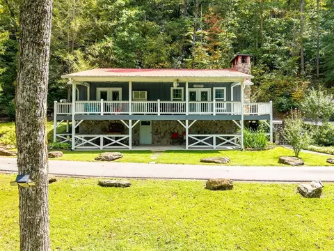 270 Hiawassee River Rd, Brasstown, NC 28906
