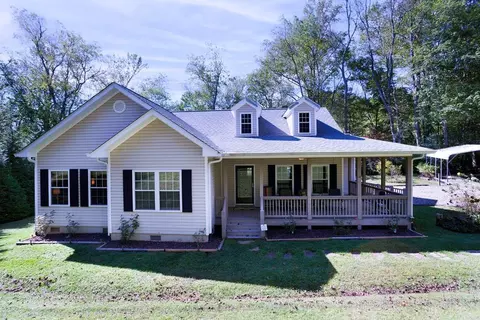 99 Chatuge Hills Dr, Hayesville, NC 28904
