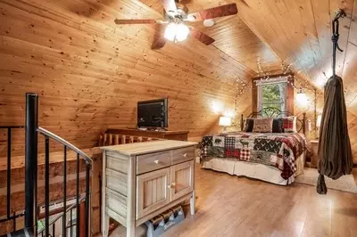 Bedroom - 151 Pinewood Dr, Murphy, NC 28906 photo 4 of 6
