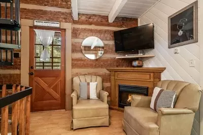 Living - 151 Pinewood Dr, Murphy, NC 28906 photo 4 of 5