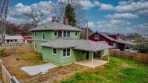 366 Hill St, Murphy, NC 28906 photo 2