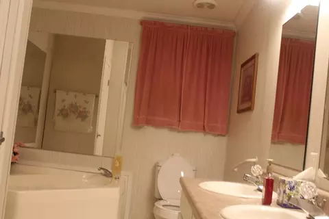 Bath - 36 Upper Ridge Rd, Marble, NC 28905 photo 3 of 4