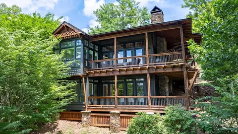 11 Old Lodge Rd, Robbinsville, NC 28771