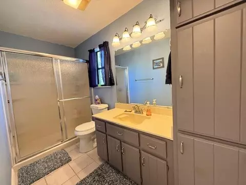 Bath - 420 W Ridge Dr, Murphy, NC 28906 photo 2 of 2