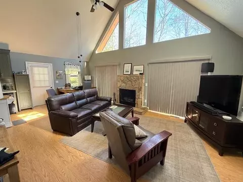 Living - 420 W Ridge Dr, Murphy, NC 28906 photo 2 of 5