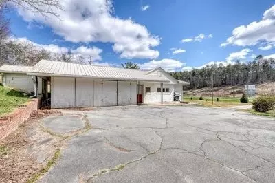 Exterior - 5380 W Us Highway 64, Murphy, NC 28906 photo 3 of 10