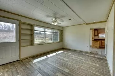 Living - 5380 W Us Highway 64, Murphy, NC 28906 photo 2 of 5