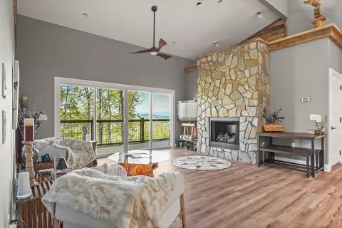 Living - 194 Quiet Woods Trl, Murphy, NC 28906 photo 2 of 5