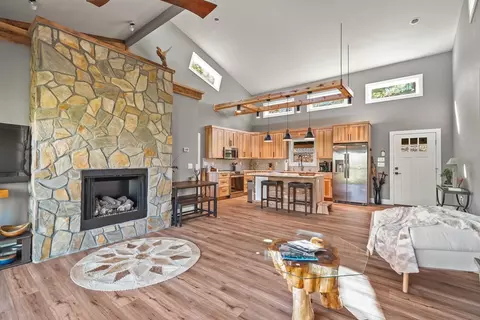 Living - 194 Quiet Woods Trl, Murphy, NC 28906 photo 4 of 5
