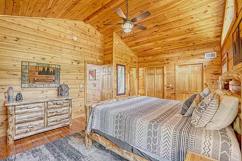 Bedroom - 145 Skyview Dr, Murphy, NC 28906 photo 5 of 6