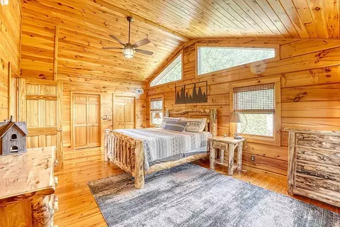 Bedroom - 145 Skyview Dr, Murphy, NC 28906 photo 4 of 6