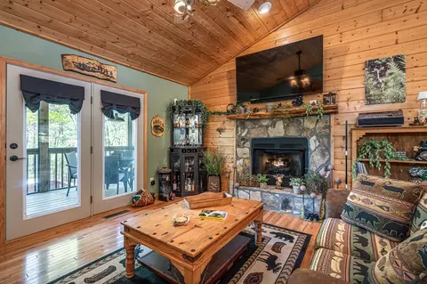 Living - 240 Amandas Way, Murphy, NC 28906 photo 1 of 2