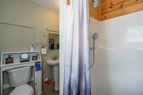 Bath - 240 Amandas Way, Murphy, NC 28906 photo 4 of 5