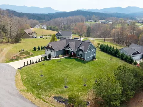 958 New Forest Rd, Young Harris, GA 30582