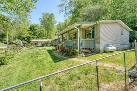 832 Canyon Rd, Marble, NC 28905 photo 11