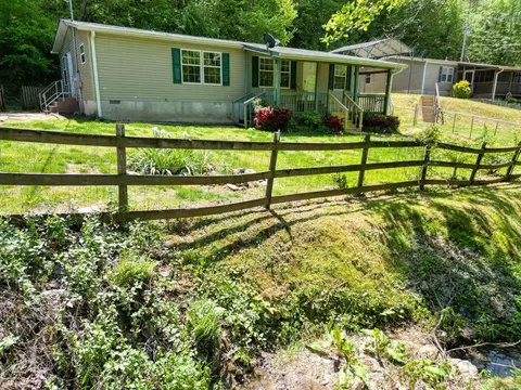 832 Canyon Rd, Marble, NC 28905