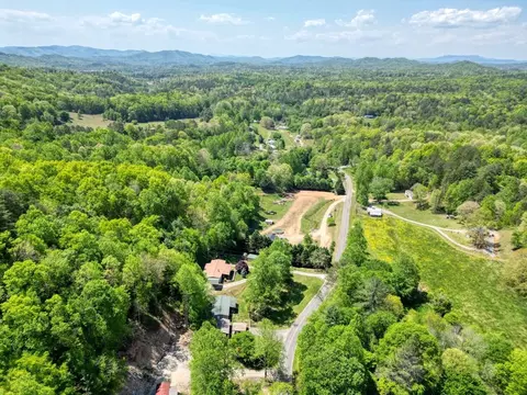 832 Canyon Rd, Marble, NC 28905 photo 7