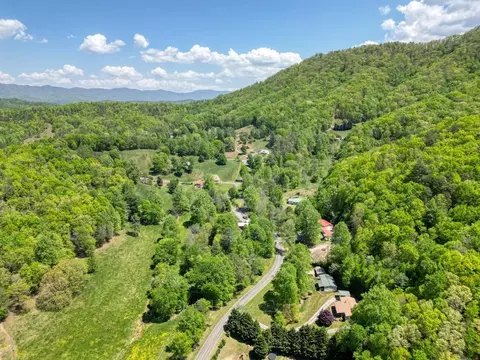 832 Canyon Rd, Marble, NC 28905 photo 5