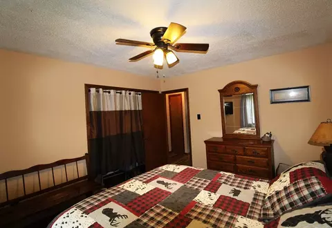 Bedroom - 130 Ivy Ln, Murphy, NC 28906 photo 2 of 4