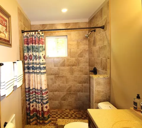 Bath - 130 Ivy Ln, Murphy, NC 28906 photo 1 of 3