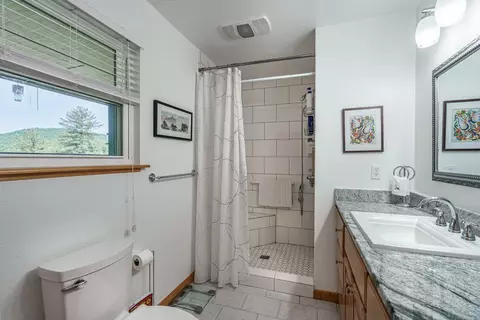 Bath - 81 Trinity Dr, Murphy, NC 28906 photo 2 of 5