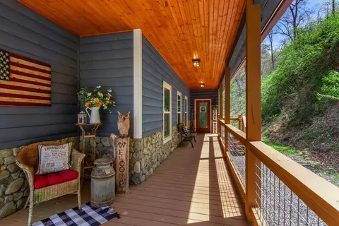 Exterior - 515 Jasmine Dr, Marble, NC 28905 photo 6 of 27
