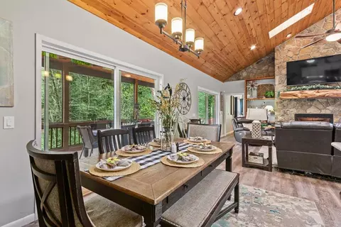Dining - 515 Jasmine Dr, Marble, NC 28905 photo 3 of 3