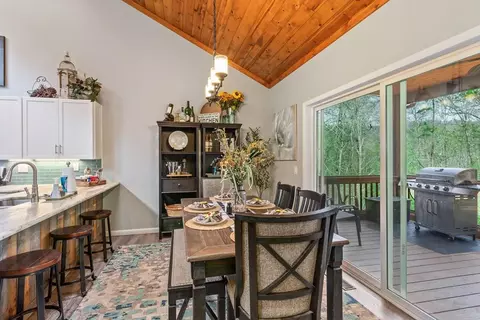 Dining - 515 Jasmine Dr, Marble, NC 28905 photo 2 of 3