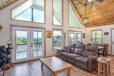 Living - 604 Point Overlook Trl, Murphy, NC 28906 photo 3 of 6