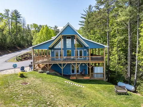 Exterior - 604 Point Overlook Trl, Murphy, NC 28906 photo 3 of 24
