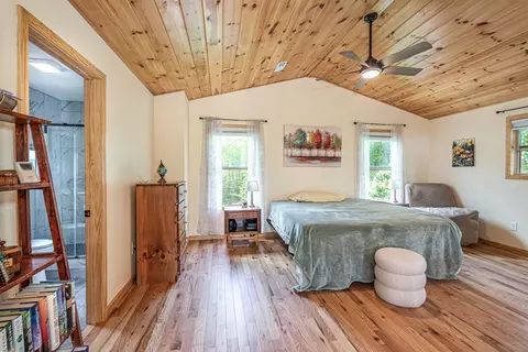 Bedroom - 604 Point Overlook Trl, Murphy, NC 28906 photo 3 of 5